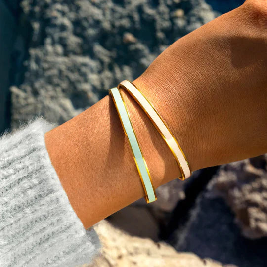 DON'T LET THE HARD DAYS WIN COLOR BANGLE