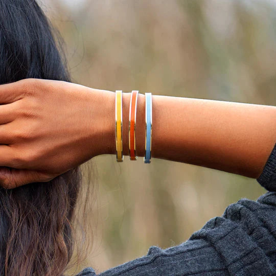 DON'T LET THE HARD DAYS WIN COLOR BANGLE